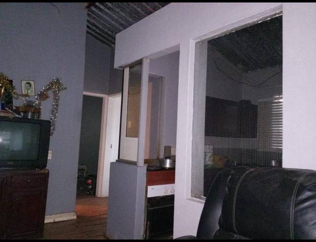 2 BEDROOM HOUSE FOR SALE IN ZONKIZIZWE